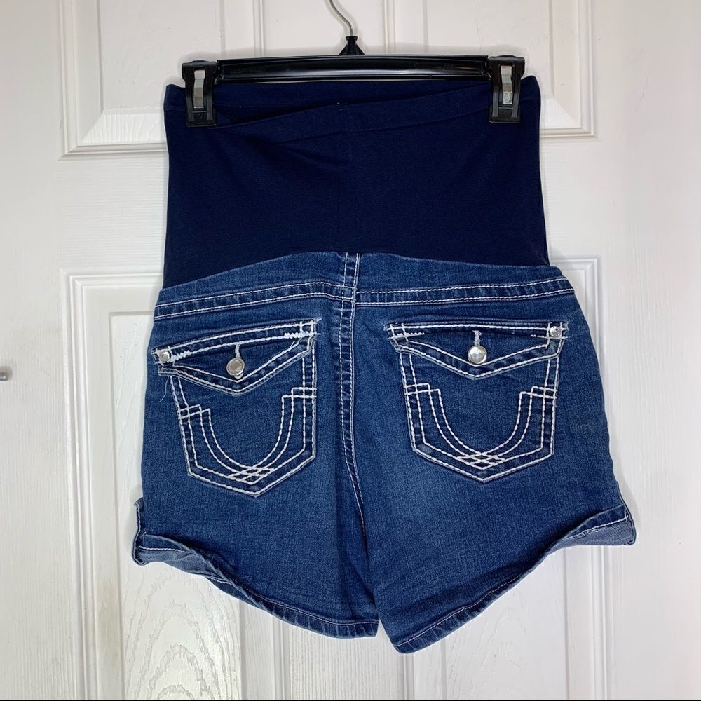 Bella Vida Full Panel Denim Maternity Shorts - Picture 5 of 8